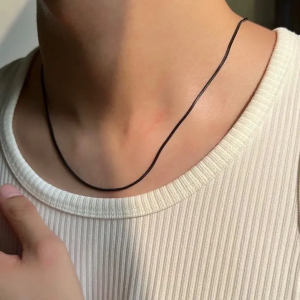 Kalung hitam titanium bulat simpel cowo cewe good kl31 - Rp 24.900