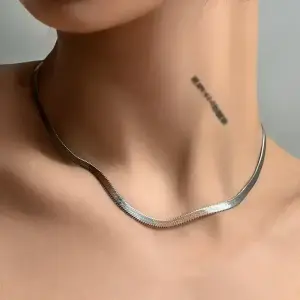 Kalung rantai pipih titanium silver pria wanita keren fashionable kl13 cowok cewek - Rp 19.999